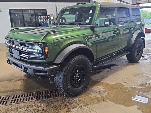 Used 2022 Ford Bronco Outer Banks w/ Sasquatch Package AWD/4WD image 2