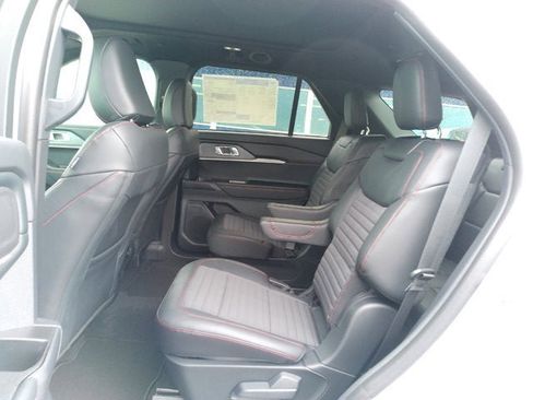 New 2026 Ford Explorer ST-Line w/ ST-Line Street Pack image 18
