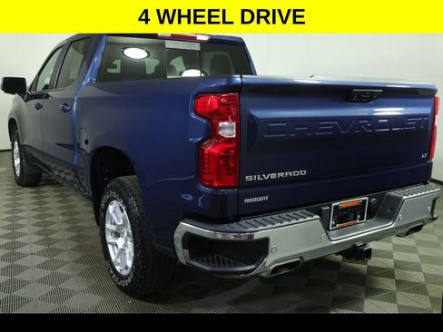Used 2023 Chevrolet Silverado 1500 LT w/ Z71 Off-Road Package AWD/4WD image 4