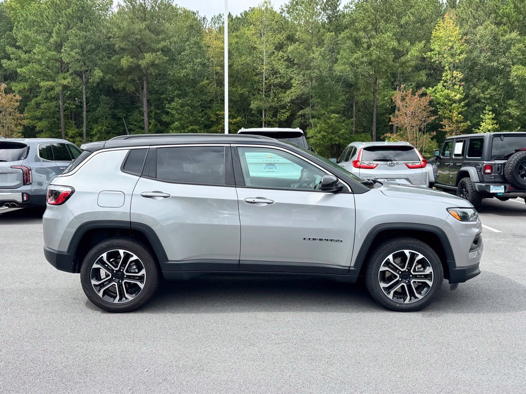 Used 2024 Jeep Compass Limited AWD/4WD image 9