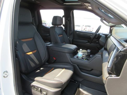 Certified 2025 GMC Sierra 1500 AT4 w/ AT4 Premium Package AWD/4WD image 25