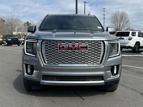 Used 2023 GMC Yukon XL Denali image 8