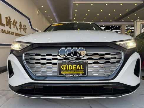 Used 2024 Audi Q8 e-tron Premium Plus w/ Premium Plus Package AWD/4WD image 3