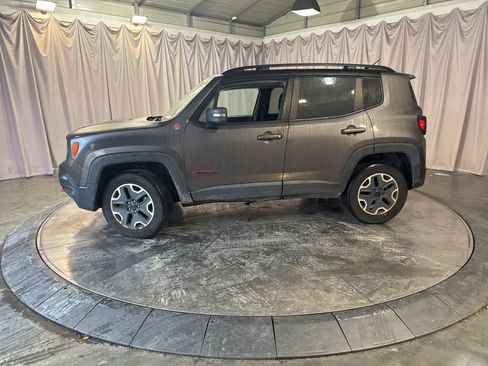 Used 2016 Jeep Renegade Trailhawk image 8