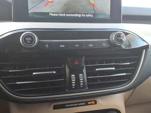 Used 2022 Ford Escape SE w/ Cold Weather Package image 14