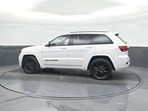 Used 2020 Jeep Grand Cherokee Altitude image 28