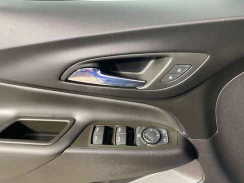 Used 2024 Chevrolet Equinox LT AWD/4WD image 12