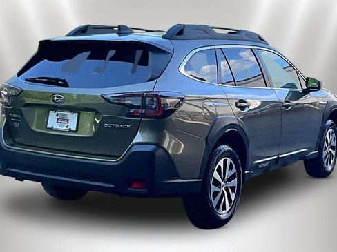 Certified 2023 Subaru Outback Premium AWD/4WD image 5