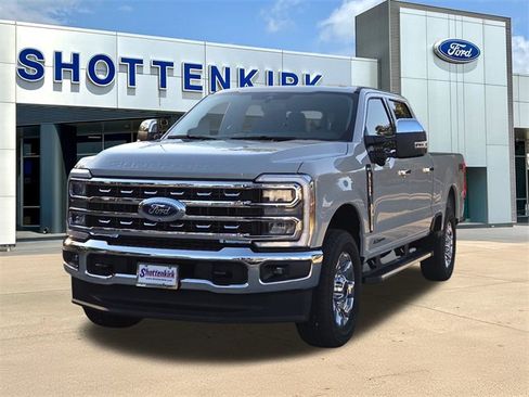 New 2026 Ford F250 Lariat w/ Chrome Package image 3