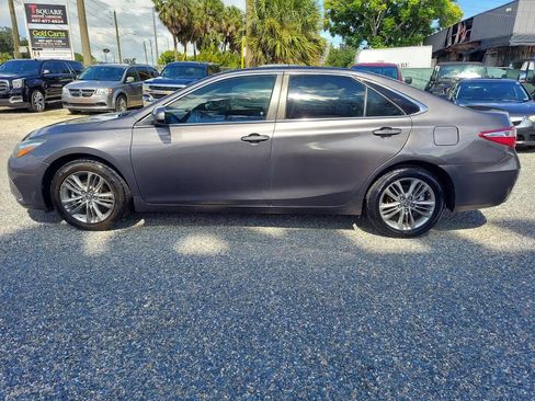 Used 2016 Toyota Camry SE image 6