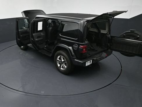 Used 2022 Jeep Wrangler Unlimited Sahara w/ Cold Weather Group AWD/4WD image 28
