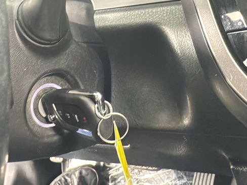 Used 2020 Toyota Camry SE image 21