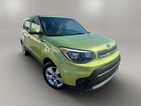 Used 2019 Kia Soul FWD image 2