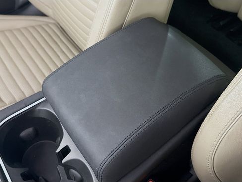 Used 2020 Land Rover Discovery Sport S image 18