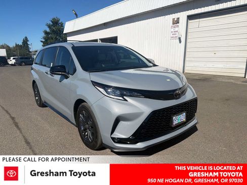 Used 2026 Toyota Sienna XSE AWD/4WD image 1