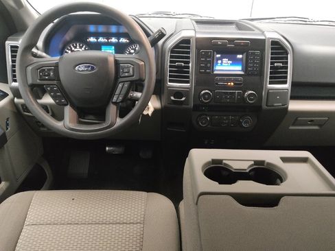 Used 2015 Ford F150 XLT image 22