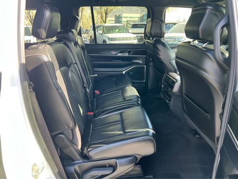 Used 2022 Jeep Wagoneer Series I image 26