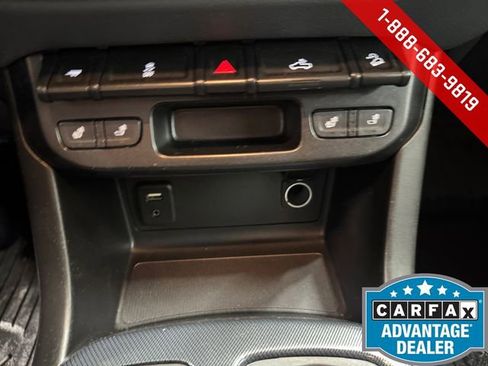 Used 2018 Chevrolet Colorado Z71 w/ Z71 Midnight Edition image 17