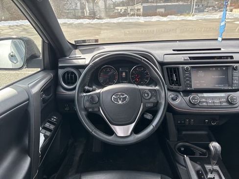 Used 2017 Toyota RAV4 SE image 22