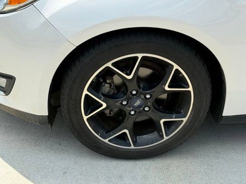 Used 2016 Ford Focus Titanium FWD image 8