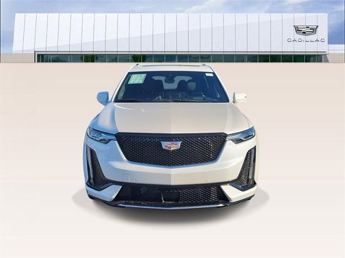 Used 2025 Cadillac XT6 Sport w/ Technology Package image 3