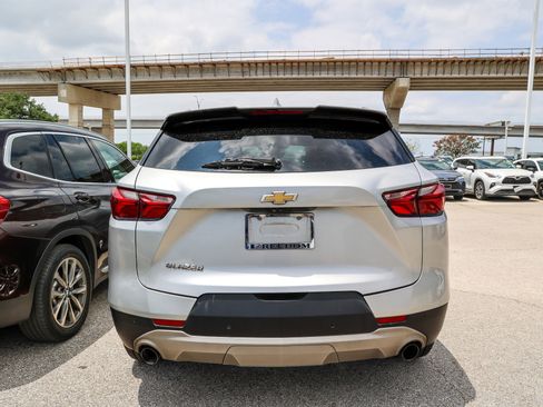 Used 2019 Chevrolet Blazer LT w/ Sound & Technology Package FWD image 9