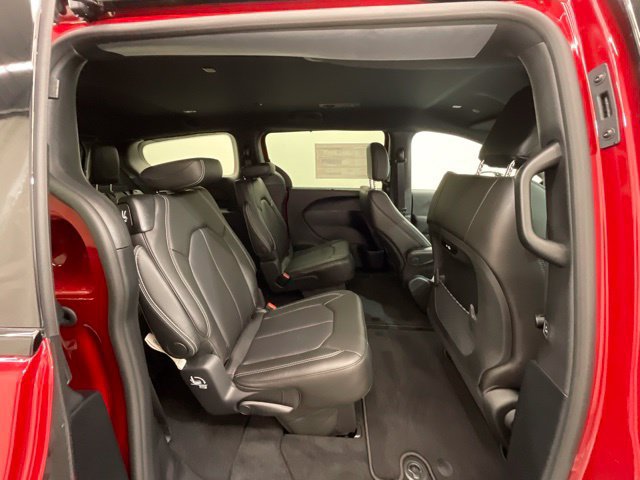 New 2026 Chrysler Pacifica Select w/ S Appearance Package FWD image 24