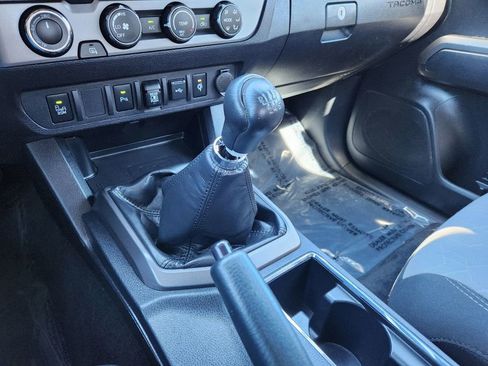 Used 2020 Toyota Tacoma TRD Off-Road w/ Technology Package image 16