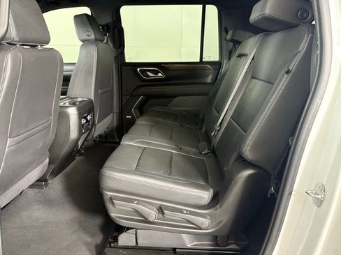 Used 2024 Chevrolet Suburban LT image 42