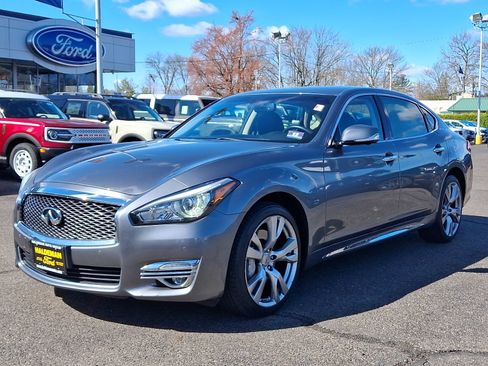 Used 2017 INFINITI Q70 L 3.7 AWD/4WD image 3