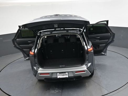 Used 2023 Nissan Pathfinder Platinum w/ Cargo Package image 44