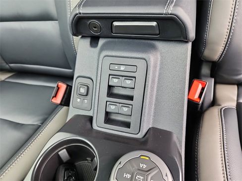 New 2025 Ford Bronco Outer Banks w/ Sasquatch Package image 15