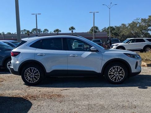 New 2025 Ford Escape SE w/ PHEV Premium Package image 14