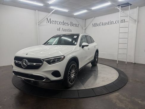 Used 2026 Mercedes-Benz GLC 300 image 3