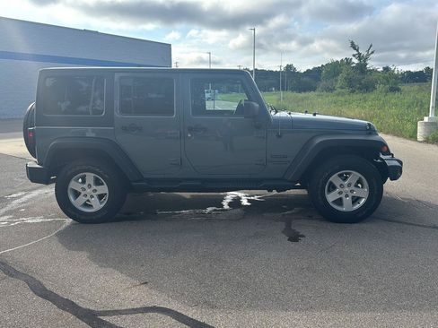 Used 2015 Jeep Wrangler Unlimited Sport w/ Quick Order Package 24S AWD/4WD image 6