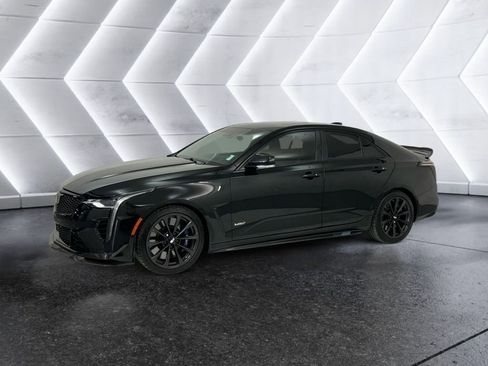 Used 2023 Cadillac CT4 V Blackwing w/ Carbon Fiber 1 Package RWD image 3