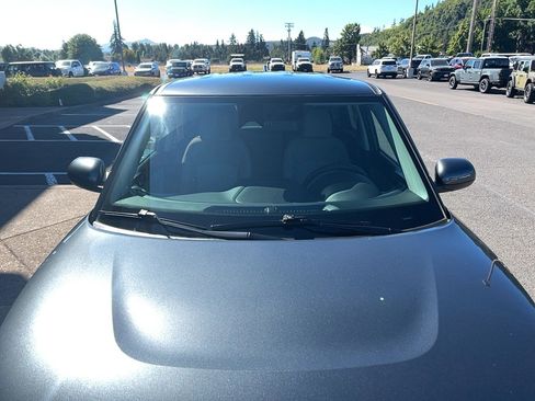 Used 2024 Kia Soul LX FWD image 16