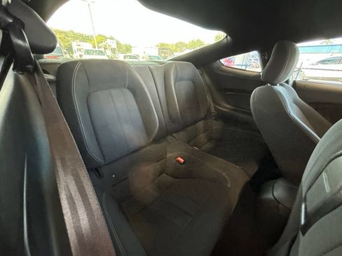 Used 2022 Ford Mustang GT w/ Black Accent Package RWD image 29