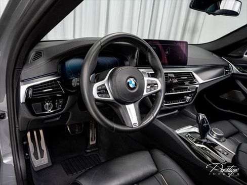 Used 2021 BMW M550i xDrive w/ Premium Package AWD/4WD image 28