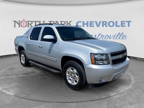 Used 2013 Chevrolet Avalanche LS RWD image 1