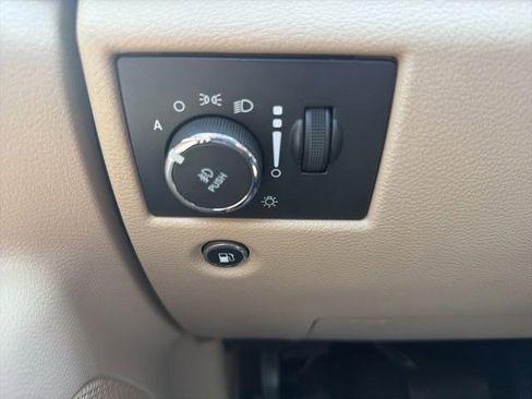 Used 2020 Jeep Grand Cherokee Limited AWD/4WD image 31
