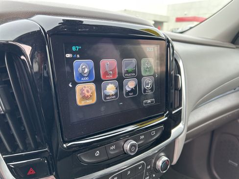 Used 2019 Chevrolet Traverse LT w/ LT Premium Package image 10