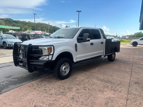 Used 2022 Ford F250 XL w/ Power Equipment Group image 2