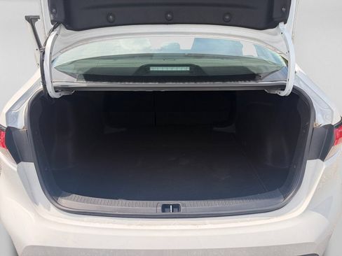 Used 2022 Toyota Corolla LE FWD image 23