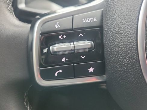 Used 2025 Kia Sorento S FWD image 10