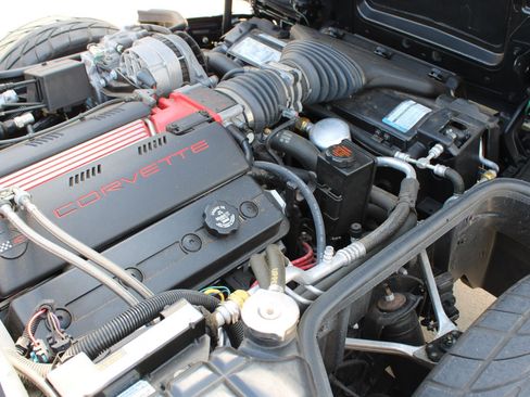 Used 1996 Chevrolet Corvette Convertible RWD image 17