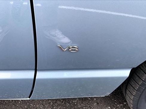 Used 2004 Ford Thunderbird Deluxe image 9