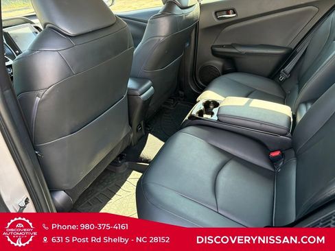 Used 2017 Toyota Prius Prime Premium image 18