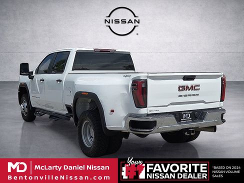 Used 2024 GMC Sierra 3500 Pro AWD/4WD image 4