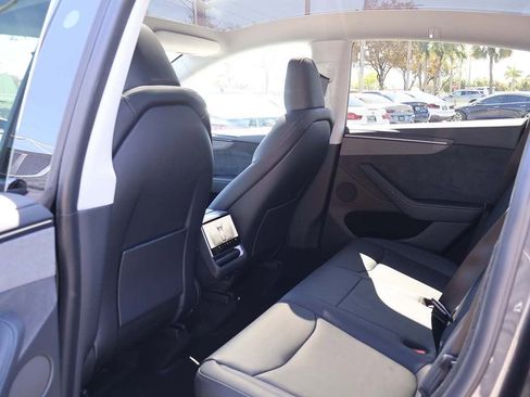 Used 2026 Tesla Model Y Long Range image 37